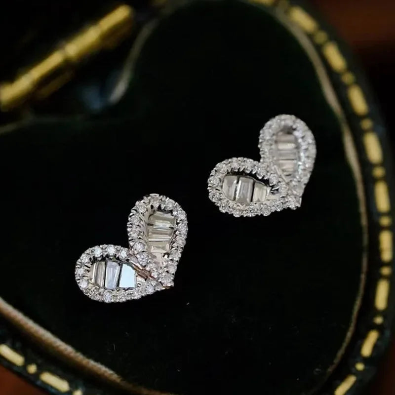 E2905 White Gold Heart Stud Earrings With Zircon Prong Setting For Women Romantic Fashion Jewelry Gift