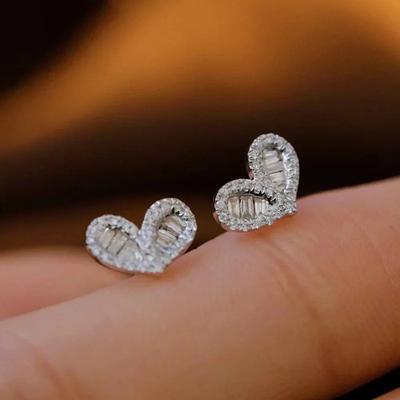 E2905 White Gold Heart Stud Earrings With Zircon Prong Setting For Women Romantic Fashion Jewelry Gift